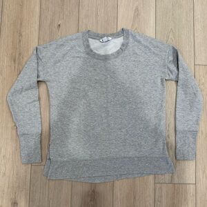🌺 ATHLETA Women’s Seasoft Scoop-Neck Grey Crewneck Sweatshirt Thumbholes Size M